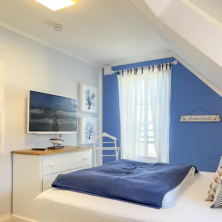Zeesen Kate Apartment